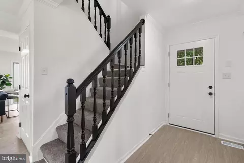 Entry Way - 2900 Buckthorn Ct, Lanham, MD 20706 photo 2 of 4