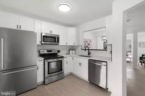 Kitchen - 2900 Buckthorn Ct, Lanham, MD 20706 photo 2 of 3