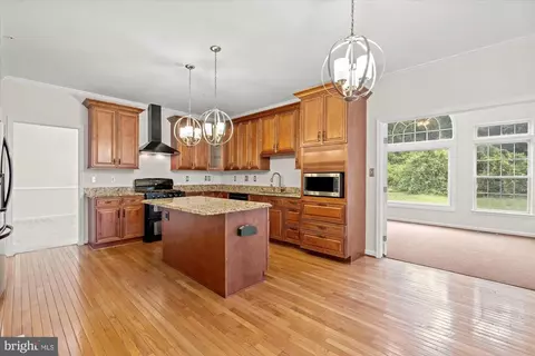 Kitchen - 9618 Stuart Ln, Clinton, MD 20735 photo 1 of 2