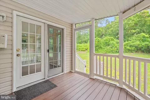 Exterior - 9618 Stuart Ln, Clinton, MD 20735 photo 2 of 2
