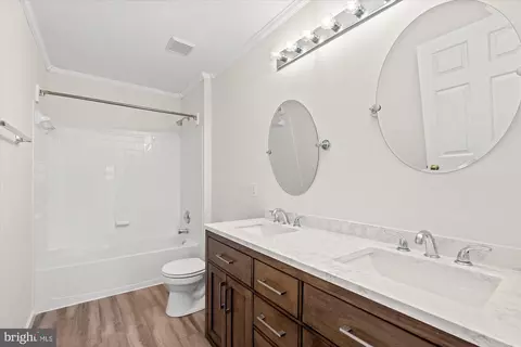 Bath - 9618 Stuart Ln, Clinton, MD 20735 photo 3 of 4