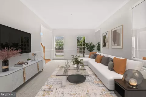 Living - 9618 Stuart Ln, Clinton, MD 20735 photo 2 of 4