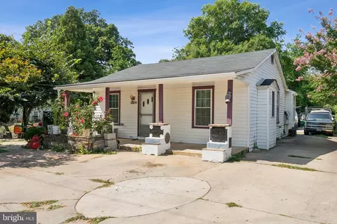 5004 52nd Ave, Hyattsville, MD 20781