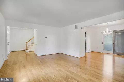 7006 Wren Ln, Lanham, MD 20706 photo 8