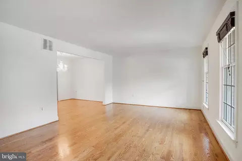 7006 Wren Ln, Lanham, MD 20706 photo 6