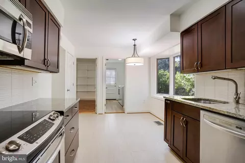 7006 Wren Ln, Lanham, MD 20706 photo 13