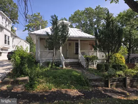 3803 32nd St, Mount Rainier, MD 20712