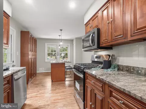 4407 Braeside Ct, Lanham, MD 20706 photo 9