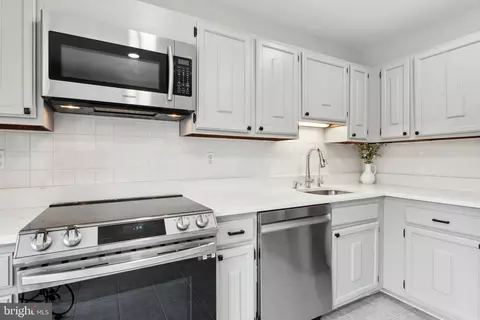 Kitchen - 7620 E Arbory Ct #315, Laurel, MD 20707 photo 3 of 3