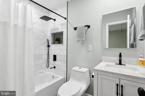 Bath - 7620 E Arbory Ct #315, Laurel, MD 20707 photo 2 of 3
