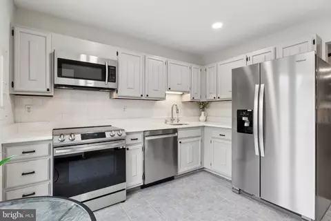 Kitchen - 7620 E Arbory Ct #315, Laurel, MD 20707 photo 2 of 3