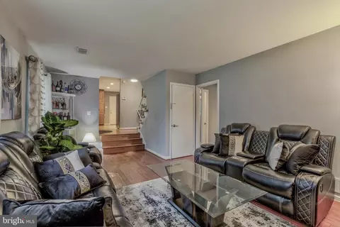 Entry Way - 6309 Sandy St, Laurel, MD 20707 photo 4 of 5