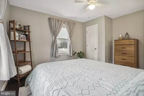 Bedroom - 10009 Thrift Rd, Clinton, MD 20735 photo 2 of 9