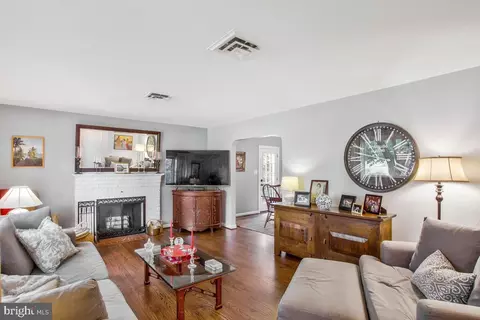 9612 Beverly Ave, Clinton, MD 20735 photo 4