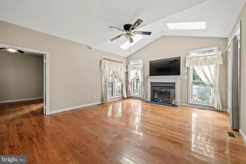 Living - 9300 Copernicus Dr, Lanham, MD 20706 photo 4 of 7