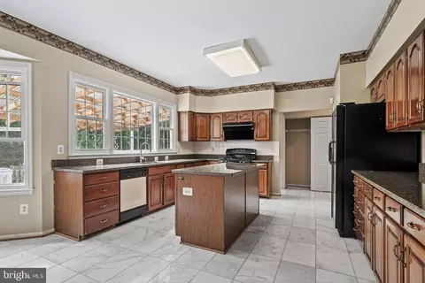 Kitchen - 9300 Copernicus Dr, Lanham, MD 20706 photo 2 of 5