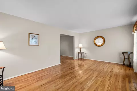 7002 Nightingale Ct, Lanham, MD 20706 photo 9