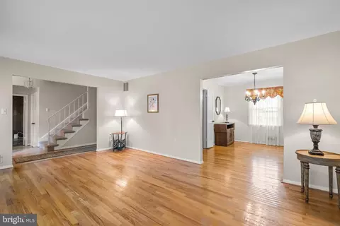 7002 Nightingale Ct, Lanham, MD 20706 photo 10