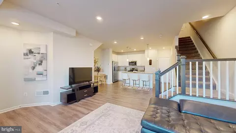 5511 Lanteen St, Lanham, MD 20706 photo 2