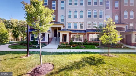 5511 Lanteen St, Lanham, MD 20706