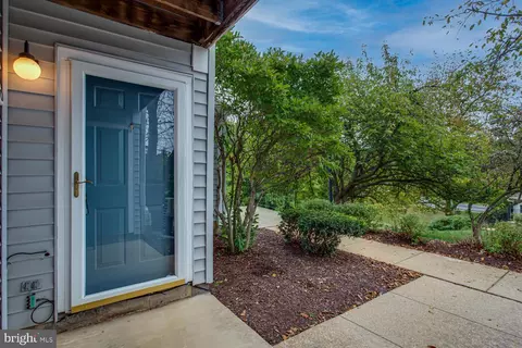 8750 Grasmere Ct #8750, Fort Washington, MD 20744