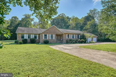 8407 Echo Ln, Clinton, MD 20735