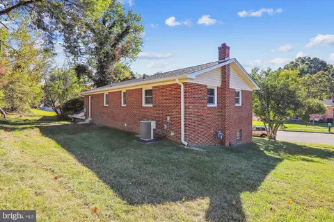 6910 Danford Dr, Clinton, MD 20735 photo 5