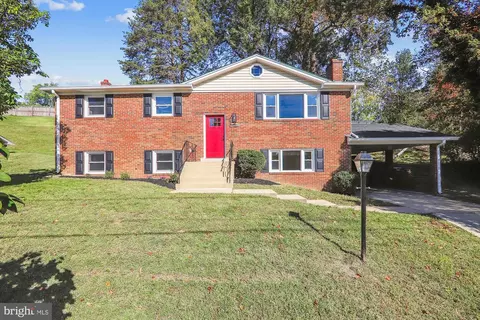 6910 Danford Dr, Clinton, MD 20735