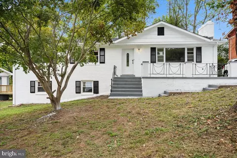 6923 Briarcliff Dr, Clinton, MD 20735