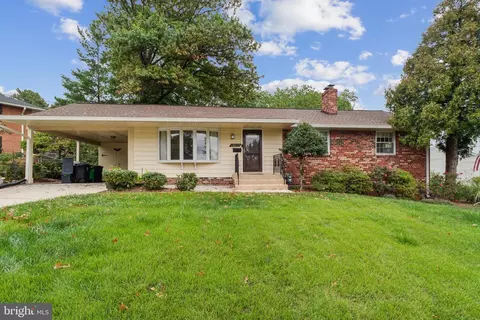 13027 Ingleside Dr, Beltsville, MD 20705