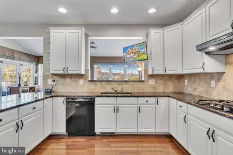 11102 Rodeo Ct, Marlboro, MD 20772 photo 2