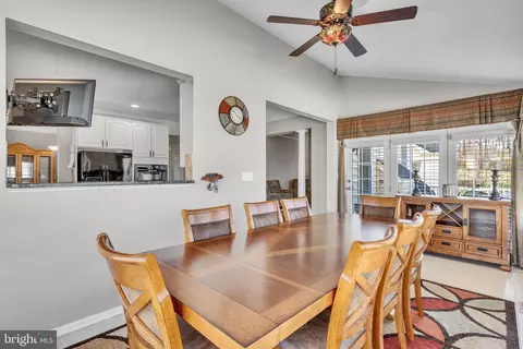 11102 Rodeo Ct, Marlboro, MD 20772 photo 13