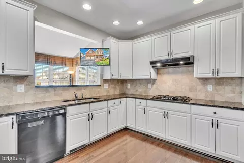 11102 Rodeo Ct, Marlboro, MD 20772 photo 4