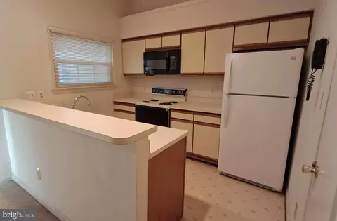 7804 Spinnaker Rd #32, Laurel, MD 20707 photo 6