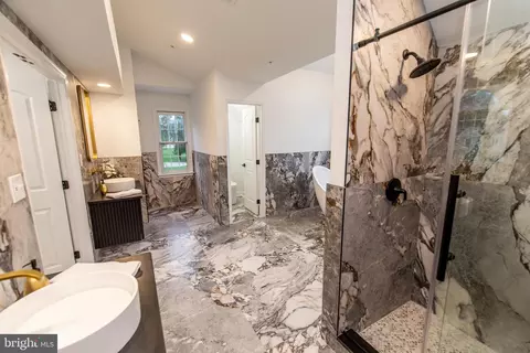 Bath - 2107 Parkside Dr, Bowie, MD 20721 photo 5 of 8
