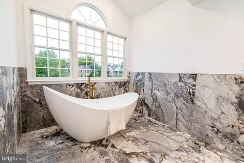 Bath - 2107 Parkside Dr, Bowie, MD 20721 photo 1 of 8