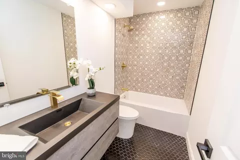 Bath - 2107 Parkside Dr, Bowie, MD 20721 photo 7 of 8