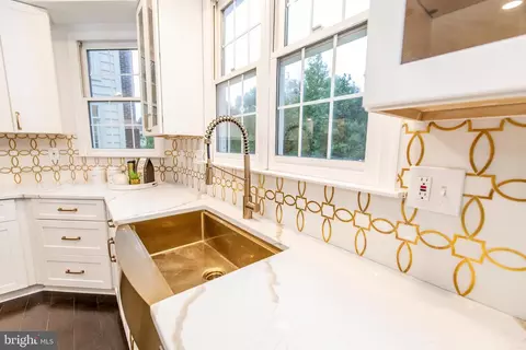 Kitchen - 2107 Parkside Dr, Bowie, MD 20721 photo 4 of 5