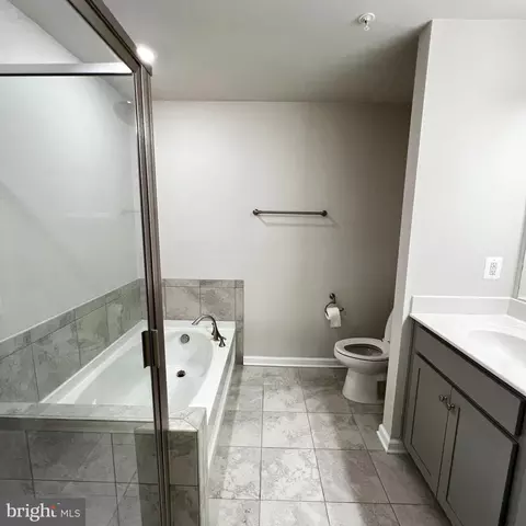 Bath - 5529 Lanteen St, Lanham, MD 20706 photo 2 of 3
