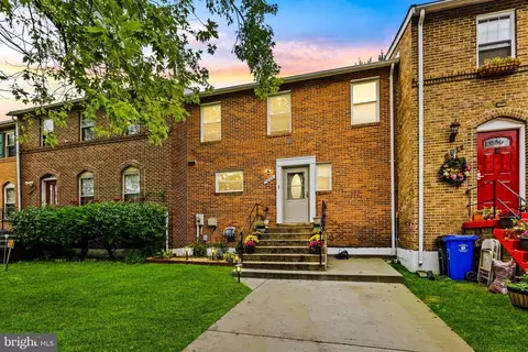 7804 Carissa Ln, Laurel, MD 20707
