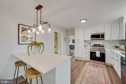 300 Heyse Ct, Fort Washington, MD 20744