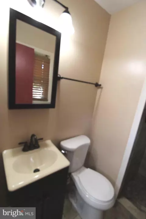Bath - 2808 Ritchie Rd, District Heights, MD 20747 photo 3 of 4
