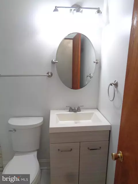 Bath - 2808 Ritchie Rd, District Heights, MD 20747 photo 2 of 4