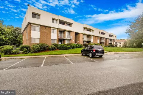 10249 Prince Pl #31-202, Marlboro, MD 20774
