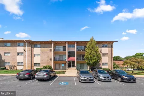 7611 Fontainebleau Dr #2232, New Carrollton, MD 20784