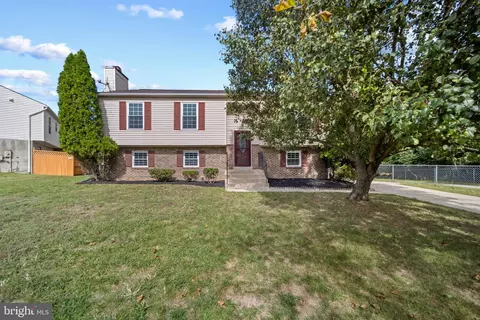 2902 Gateway Dr, Temple Hills, MD 20748