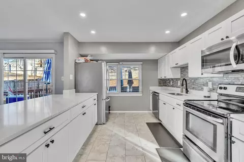9012 Cameron Ct, Clinton, MD 20735
