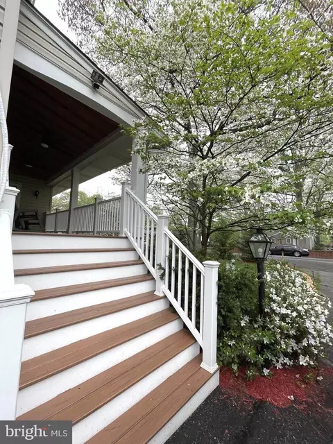 9223 Fowler Ln, Lanham, MD 20706 photo 3