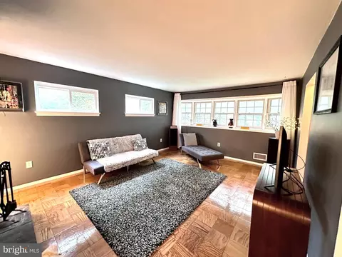 9223 Fowler Ln, Lanham, MD 20706 photo 5