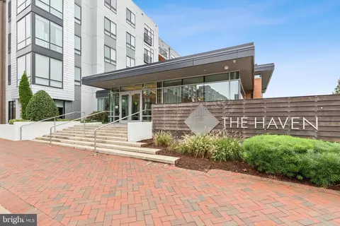 145 Riverhaven Dr #458, Oxon Hill, MD 20745